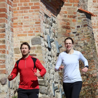Abenteuer Stadtwelten - Stadtführung Rostock & Warnemünde - Stadtmauerlauf